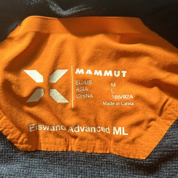 Super nice Mammut zip up mid layer. Women’s size medium - Picture 2 of 3